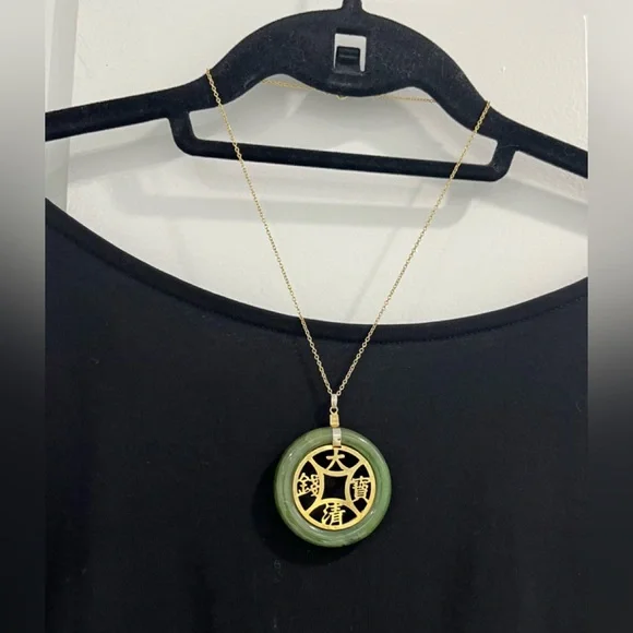 JADEITE Green and Gold-Tone Pendant - Picture 8 of 11